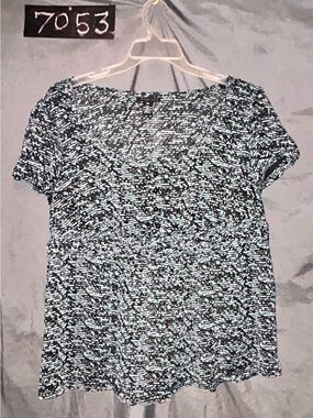 Women's Short-Sleeve Button Front Blouse in Black and White